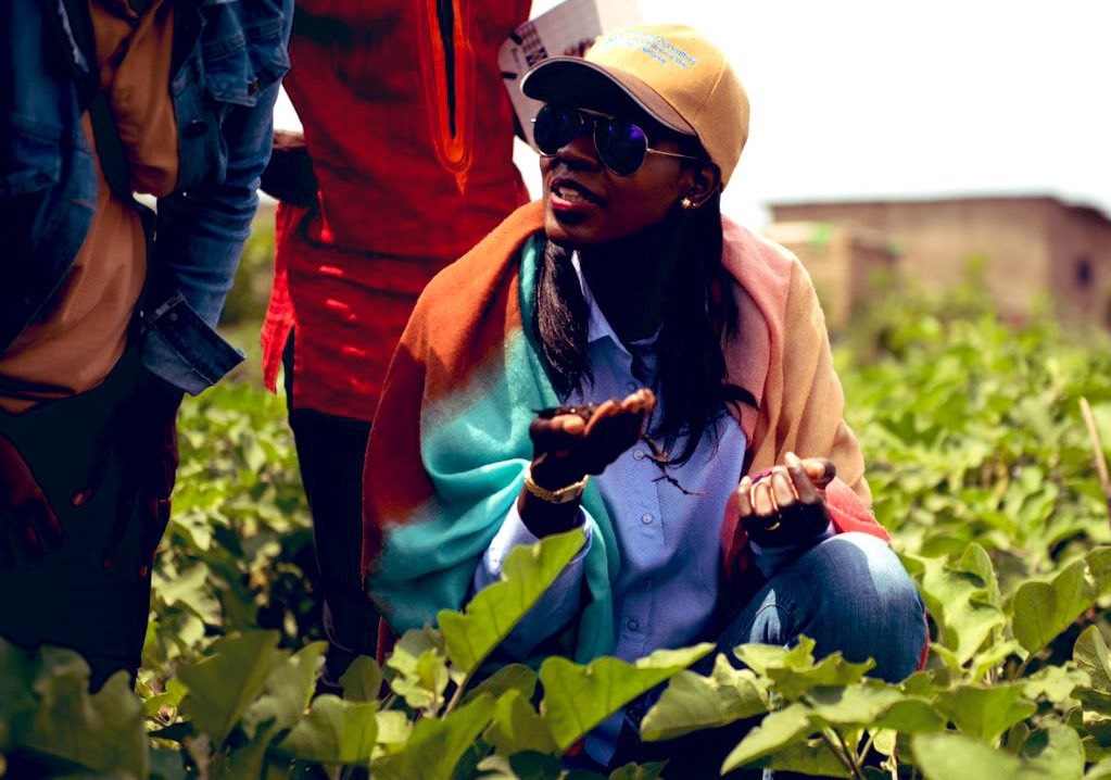 Aïsha Dème (@demeaisha) on Twitter photo Joyeux anniversaire <a href="/CoumbaDSow/">Coumba D. Sow</a>
Je voudrais la célèbrer et célébrer surtout tout ce qu'elle accompli avec passion depuis tant d'années dans le secteur de l'agriculture et pour les personnes vulnérables, avec abnégation et humilité. I SALUTE YOU🙏❤️ Joyeux anniversaire <a href="/CoumbaDSow/">Coumba D. Sow</a>
Je voudrais la célèbrer et célébrer surtout tout ce qu'elle accompli avec passion depuis tant d'années dans le secteur de l'agriculture et pour les personnes vulnérables, avec abnégation et humilité. I SALUTE YOU🙏❤️
