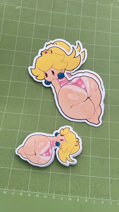 Watch Lewnoli 🔞 (COMMS OPEN 🙏)'s leaked NSFW photo on TwXstars