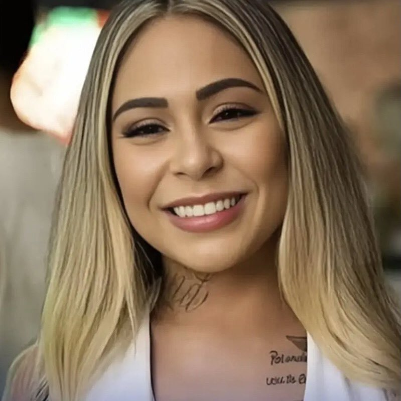 TheShowWontGoOn's tweet photo. The online sex show won’t go on for OnlyFans model Anna Beatriz Pereira Alves, aka Anna Polly, who fell from a hotel balcony in Nova Iguacu, Brazil, on January 23, while filming content with two men. She was twenty-seven.
@MrComedyPR @tabloidbaby @ChiReviewPress @NewYorker https://t.co/4TGxL2PI7Y