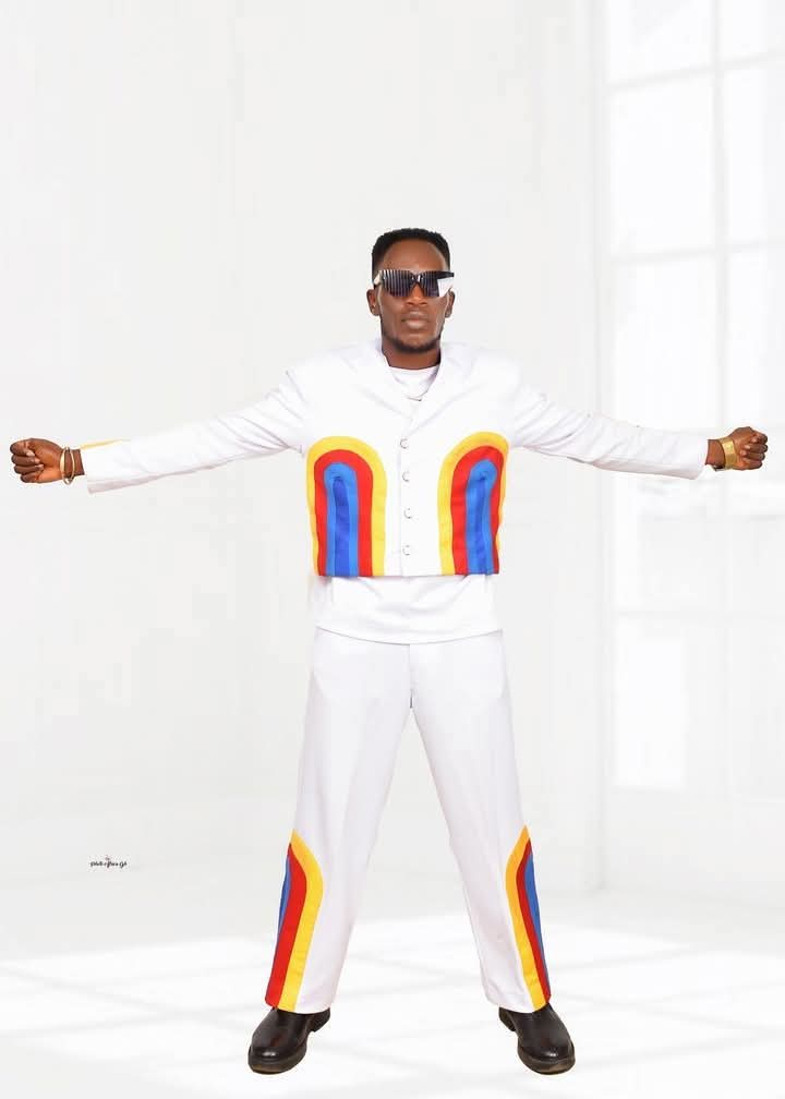 Wambatem1's tweet photo. Happy New month y'all🥰🥰🥰🫵🏽
Time Aso 
Angelic pose!!!
#PaulWambantem https://t.co/wkFTatMHmf