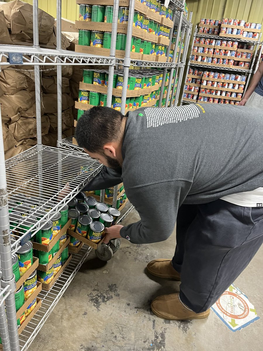 Sean “Big Bear” Sevillano Jr. (@59_problemz) on Twitter photo It’s time to join the fight to end hunger with the Food Bank of Northern Indiana! 
Learn how you can help at
feedindiana.org It’s time to join the fight to end hunger with the Food Bank of Northern Indiana! 
Learn how you can help at
feedindiana.org