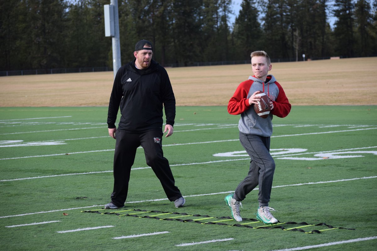 TopFlightQB's tweet image. Sunday Group
QB/WR Training
⚫️ Detailed Mechanics
⚪️ Rhythm & Footwork
⚫️ Reads & Progressions
⚪️ Competition
Open to all High School QBs & WRs!
DM FOR MORE INFO!