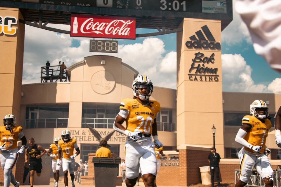 CaidenWade's tweet photo. AGTG🙏🏿 Blessed to receive an offer from the University of Southern Miss @CHbanderson @orr_coachorr9 @CoachWRhodes @belk_parker @wyattdalton4 @TomLuginbill @DemetricDWarren @TheUCReport @ChadSimmons_ @samspiegs @TomLoy247 @MacCorleone74 @RivalsFriedman @Stumpf_Brian @adamgorney https://t.co/bO36to2wHj