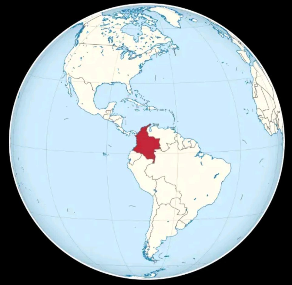 AdrianaVeterin's tweet image. País donde el presidente fascista llama fascista a todo el que no hace lo que él quiere.