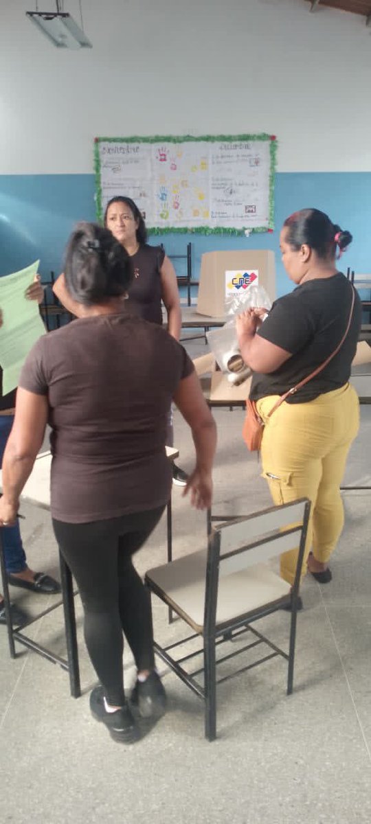 #ComandoHugoChavez #TransformacionesDemocraticas2025 
#ComunaLike #SanDiego #Carabobo #CNEVlza se instalaron en el día de hoy los ochos centro de votación con las mesas listas para realizar el proceso de consulta <a href="/961fmSDA/">96.1FM San Diego de Alcalá Tu mejor Elección!</a> <a href="/DespliPopular21/">MEDIOS COMUNITARIOS CARABOBO</a> <a href="/isbe_bolivarian/">isbemar jimenez</a> <a href="/MacCarabobo/">MAC carabobo</a>