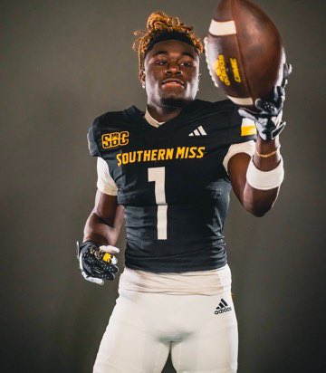 __Mikejohnson1's tweet photo. #AGTG 🙏🏽 Blessed to receive an offer from @SouthernMissFB! @CHbanderson 
@DukestheScoop @adamgorney @RustyMansell_  @ChadSimmons_ 
#SMTTT https://t.co/TnPP2R7JuW