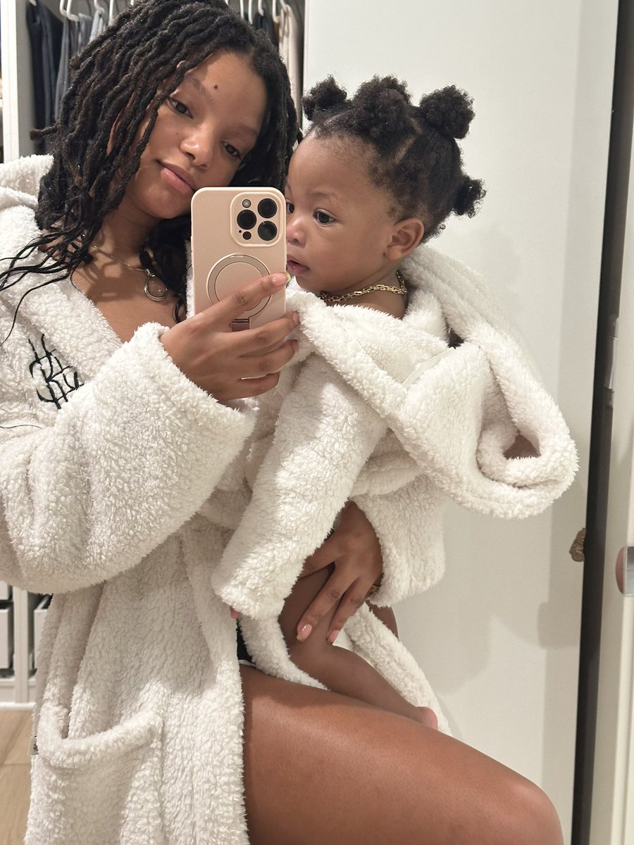 HalleBailey's tweet image. 🤍