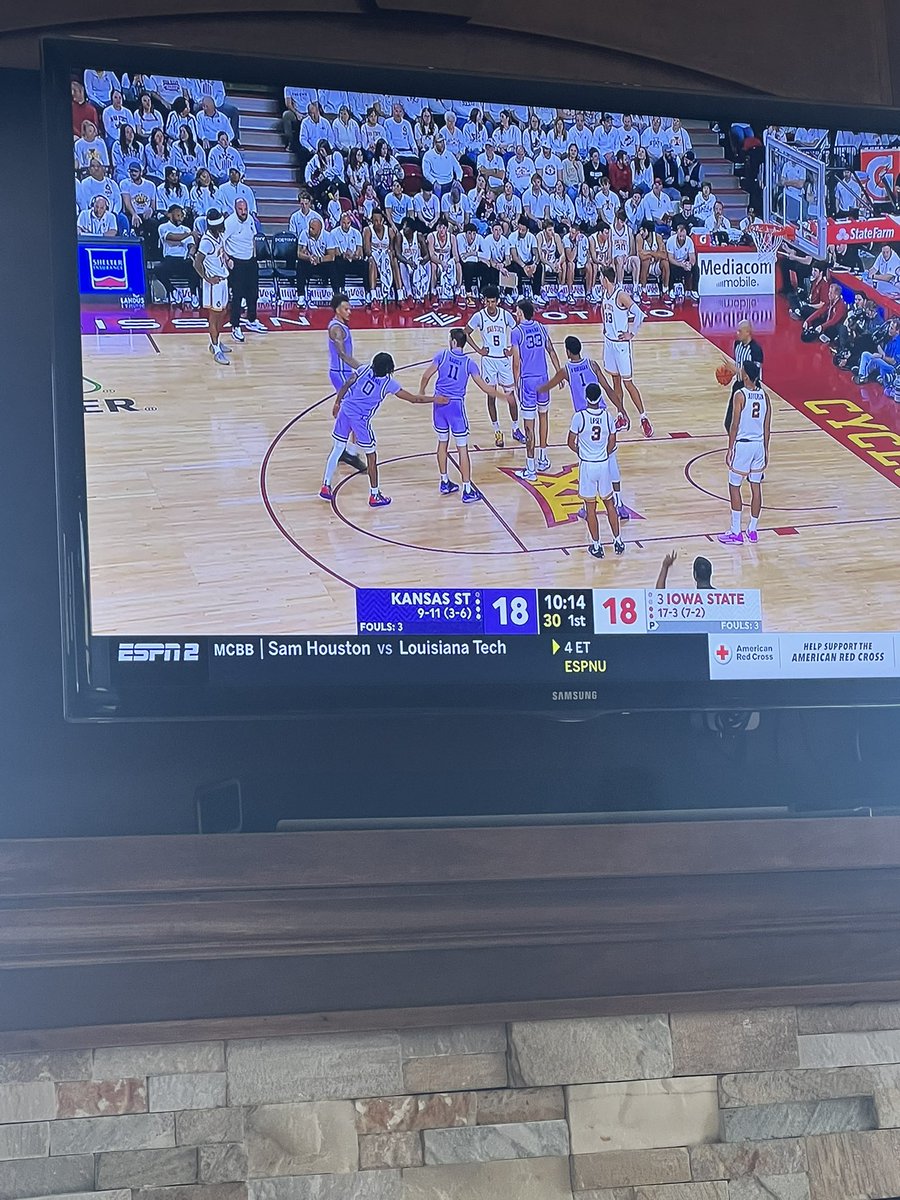 If there is such a thing as gay uniforms in men’s basketball K State is sporting them today.