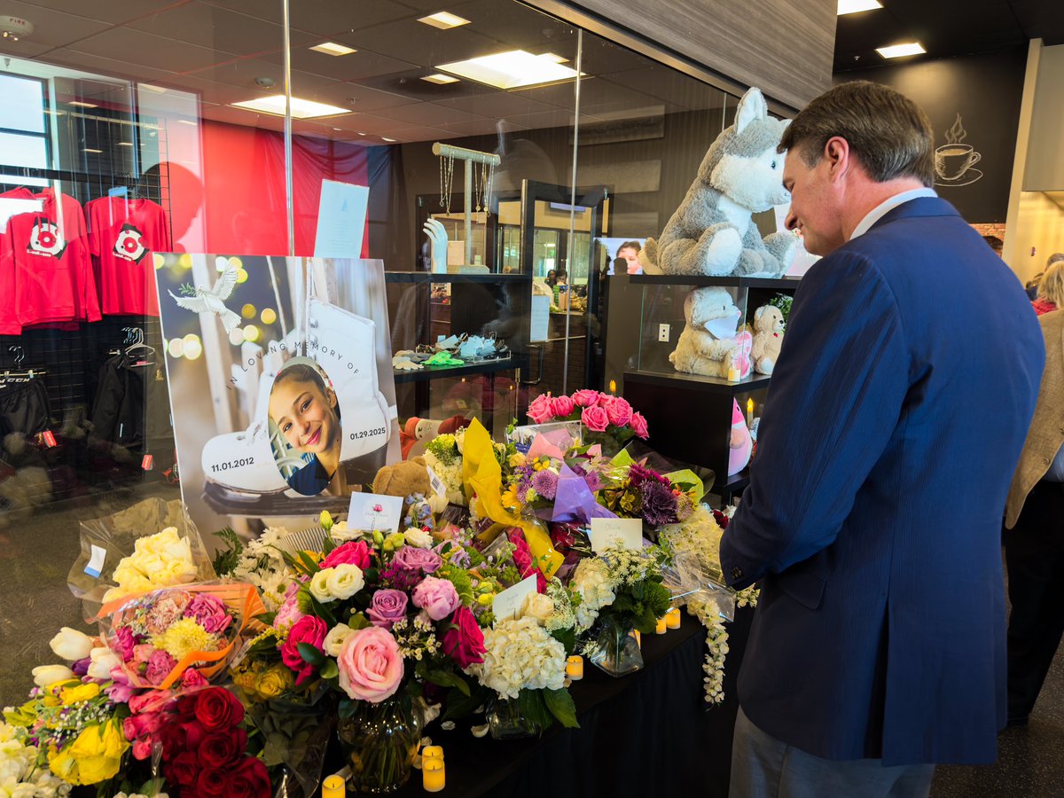 GovernorVA74's tweet photo. This morning, we grieved as a community. 67 souls lost—each with families, friends, and dreams. We hold them in our hearts, across states and borders, and come together to support one another. In this time of deep sorrow, let’s wrap these families in compassion, prayer, and hope. https://t.co/UEgHAnPjBX