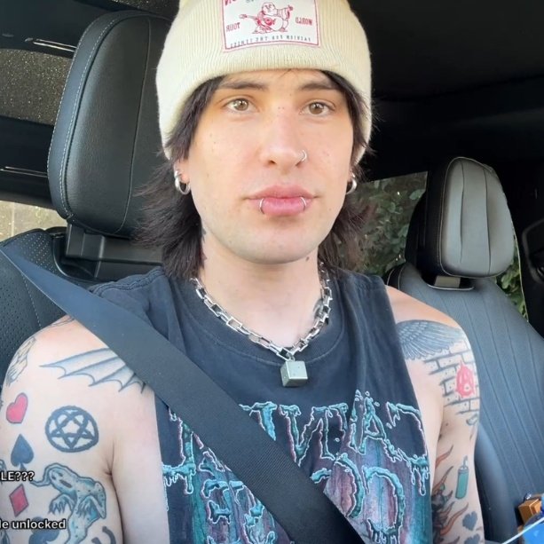 cvw3bbr's tweet photo. he looked so pretty https://t.co/qnSMVczIWz