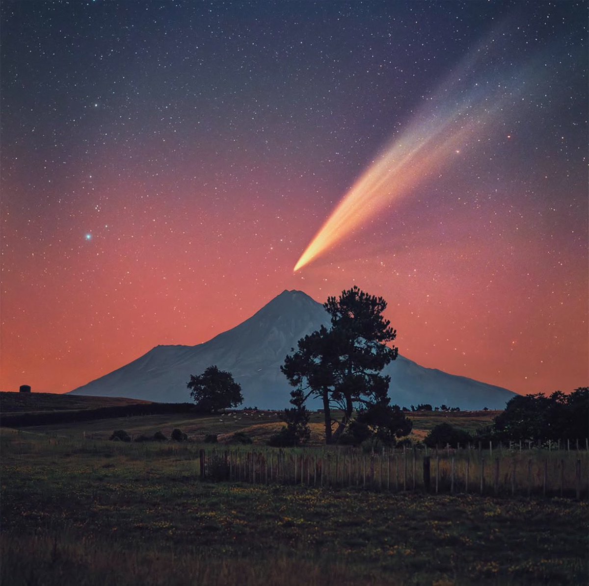 parcastroprades's tweet photo. 𝗖/𝟮𝟬𝟮𝟰 𝗚𝟯 (𝗔𝗧𝗟𝗔𝗦)

📷 @GalacticKiwi 
📍Mount Taranaki , New Zealand https://t.co/Xz1tJvQrff