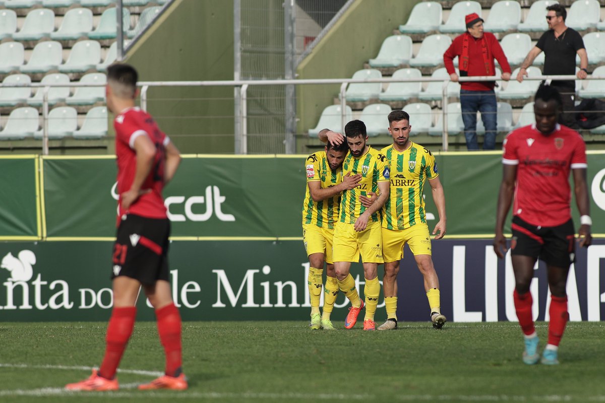 CDTondela1933's tweet photo. xᴀᴠɪɪɪɪ 🤩👊

#PeloTondela #CDTPEN https://t.co/mDETLreHLy