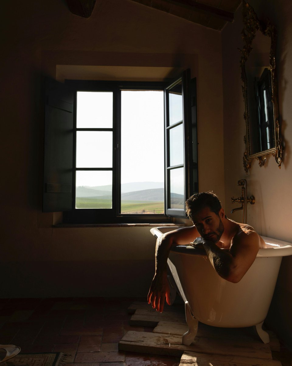 NathanStad46875's tweet photo. Saturdays are my sanctuary from spreadsheet chaos! 🛁✨ Dive into my tub's bubbly oasis and let balance reign. After a week crunching numbers, this is pure "me time." How do you recharge your batteries on the weekend? Let's hear your escape plans! #NathanStadler https://t.co/WIdA7IrK0z