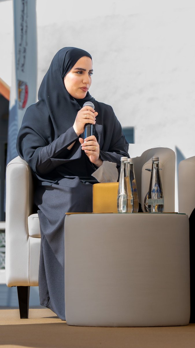 شارك عدد من طلبة قسم الإعلام والصناعات الإبداعية في كلية العلوم الإنسانية والاجتماعية بجامعة الإمارات في اللقاء الإعلامي الذي نظمه المكتب الوطني للإعلام في بيت محمد بن خليفة بمدينة العين وبحضور معالي عبدالله بن محمد آل حامد رئيس المكتب الوطني للإعلام