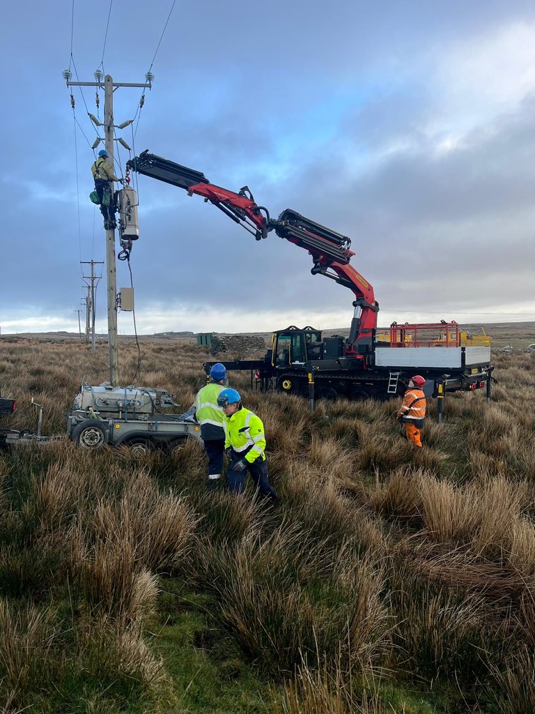 ESBNetworks's tweet photo. ESB Networks has restored power to 721,000 homes, farms and businesses., while approx. 47,000 customers remain without supply. (1/6) https://t.co/X8mIjLebCl