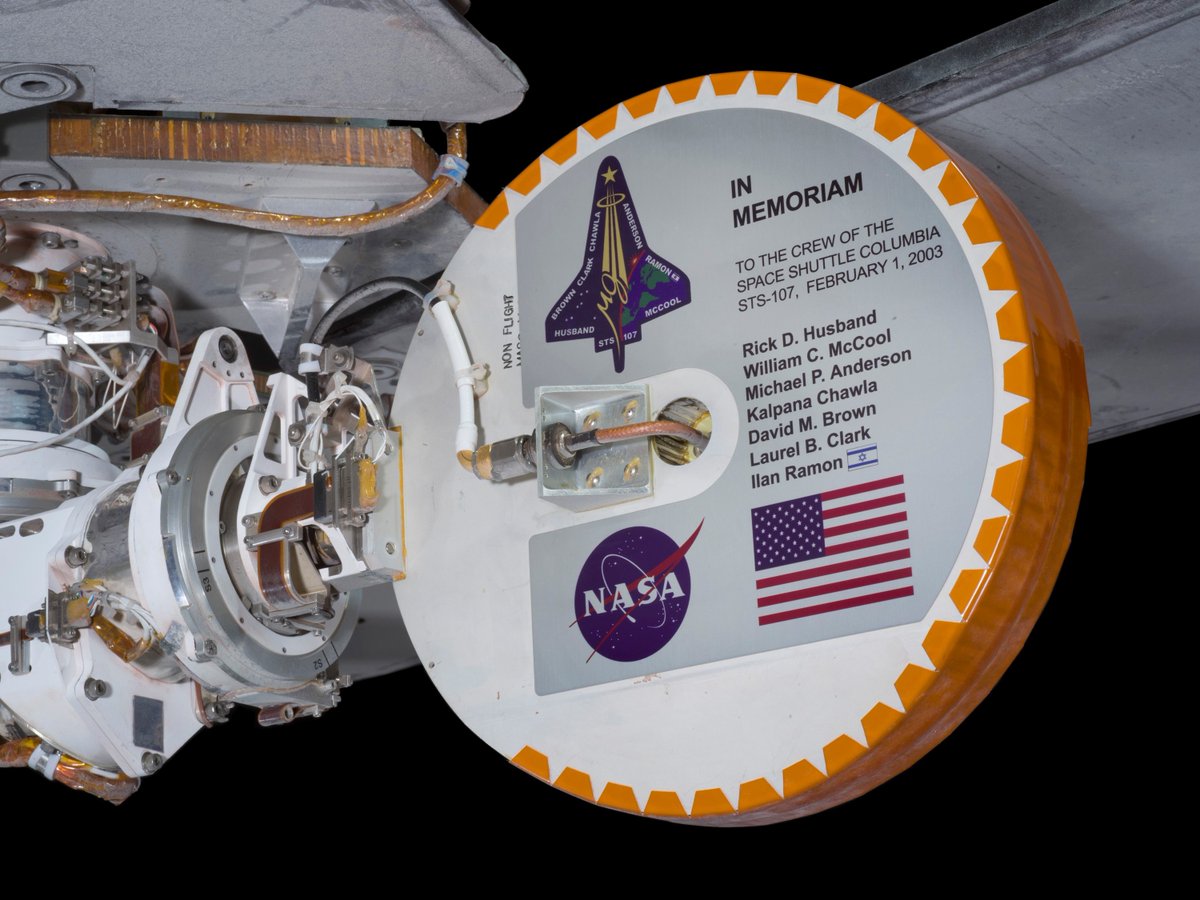 airandspace's tweet image. Attached to the high-gain antenna on Mars Exploration Rover Spirit is a memorial plaque to the crew of STS-107. The Columbia disaster occurred as the rover team at JPL was finishing preparations of the rovers and the engineers, mourning the loss of fellow space explorers, wanted…