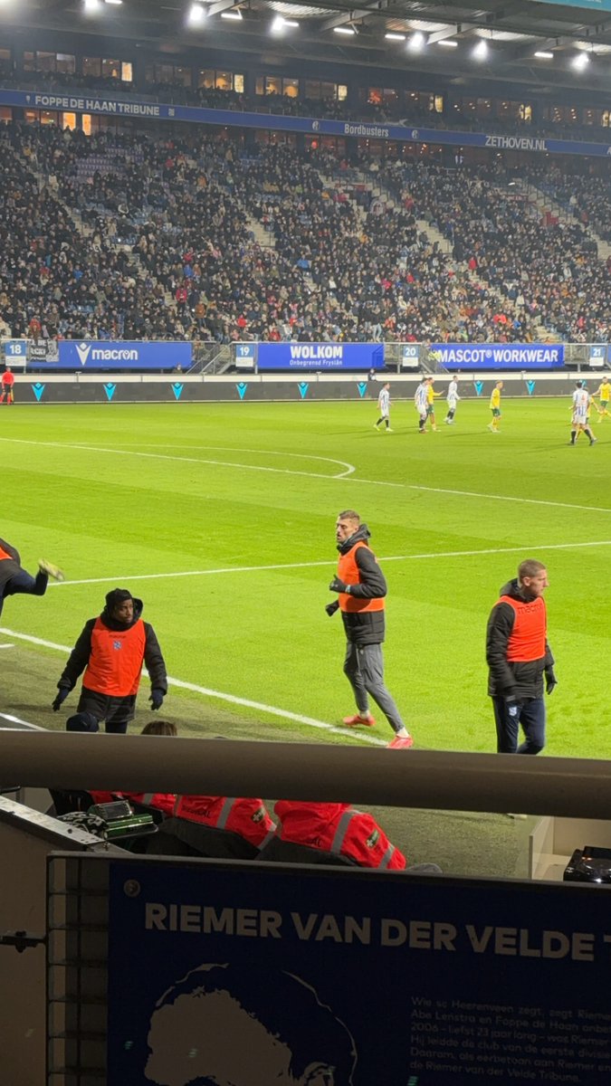 Out Of Context Heerenveen tweet media