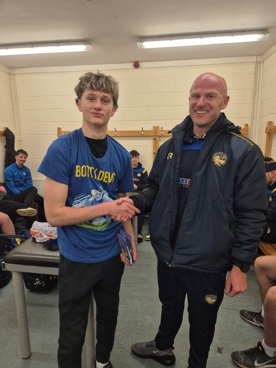 Botty_Dev's tweet image. Goals goals goals, finally turned up in 2025 ⚽️⚽️⚽️

Wish Evo the best for the season.

Man of the match to Connor, massive shift 1st half 👏

Donkey of the Day to young Logan, on pitch for 2 mins, not sure what that tackle was,  hobbled off as Evo scored the peno 🫏

💛💙