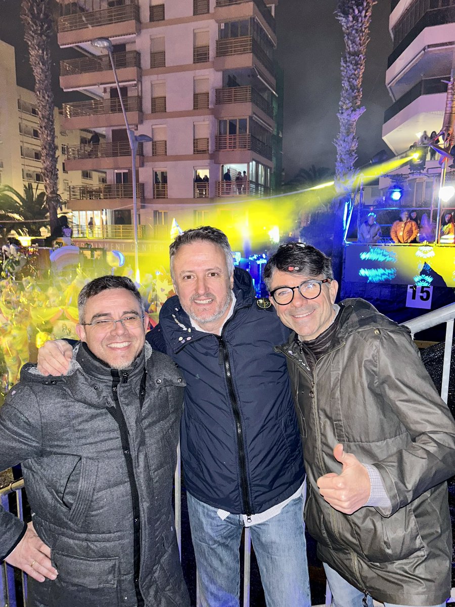 mario_salou's tweet photo. En el #CosBlanc de Salou
#FestaMajorSalou https://t.co/Y1mrjGgRxR