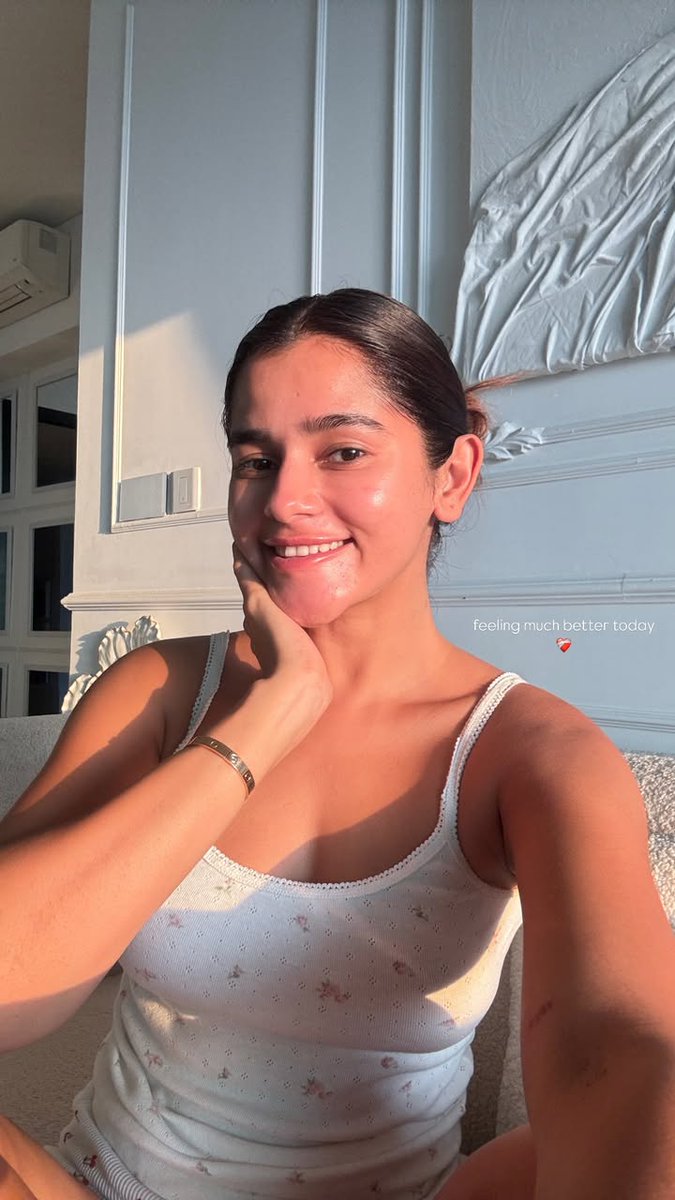 anushka_S2's tweet photo. Embracing the natural glow on no makeup days ✨ #NoMakeup #NaturalBeauty https://t.co/mM8087kz2j