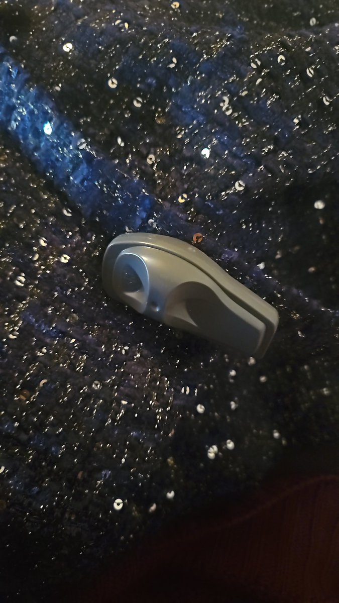 xkbrewerx's tweet photo. @ZARA_Care got my zara delivery today, any hacks to take this off? https://t.co/OmSBipun9e