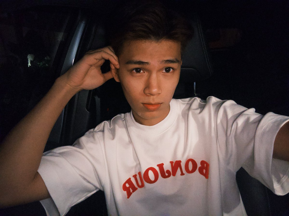 CheekangLee1's tweet photo. Happy CNY 🧨 https://t.co/n2osLULtgZ