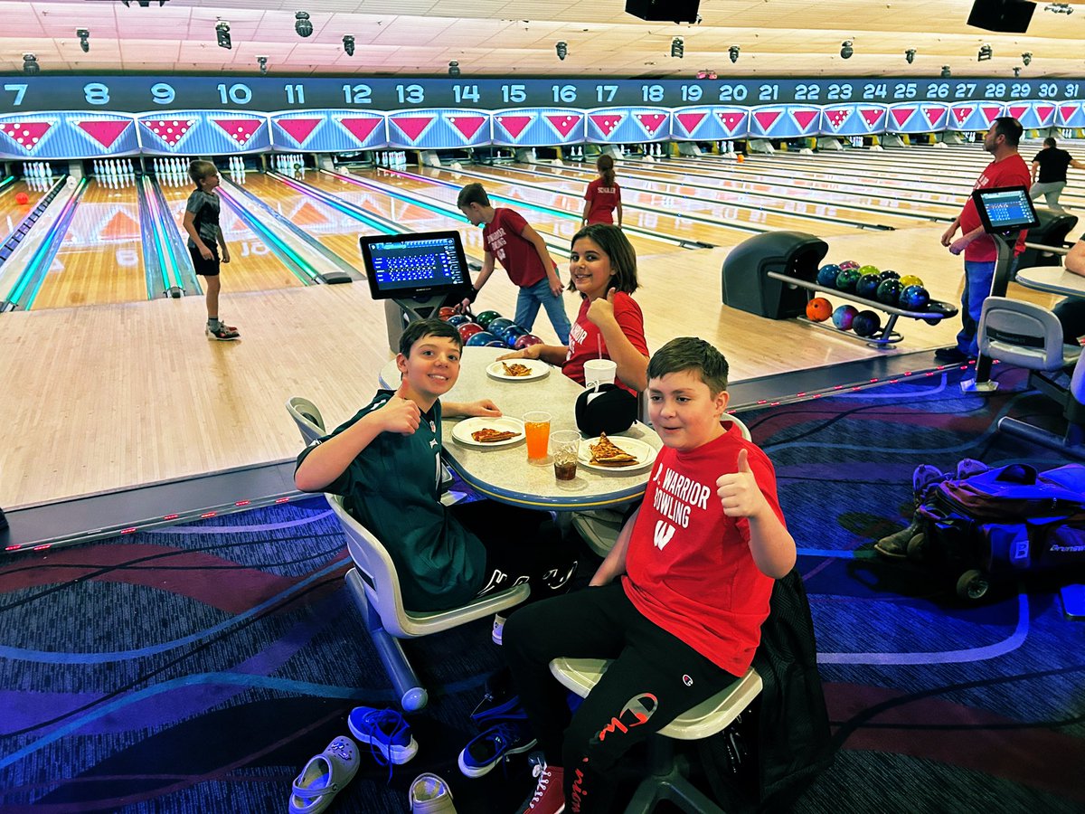 jrwarrior66's tweet photo. We had an awesome 2025 Jr. Warrior Bowling Kick-Off event at Maplewood Lanes. Thank you parents for supporting your youth bowler(s). If you have a Westside student in 3rd-8th grade who likes to bowl email us at bowlingwestside@gmail.com to get involved in Jr Warrior bowling. https://t.co/ZQlMz64AFd
