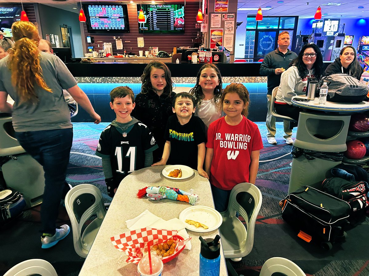 jrwarrior66's tweet photo. We had an awesome 2025 Jr. Warrior Bowling Kick-Off event at Maplewood Lanes. Thank you parents for supporting your youth bowler(s). If you have a Westside student in 3rd-8th grade who likes to bowl email us at bowlingwestside@gmail.com to get involved in Jr Warrior bowling. https://t.co/ZQlMz64AFd