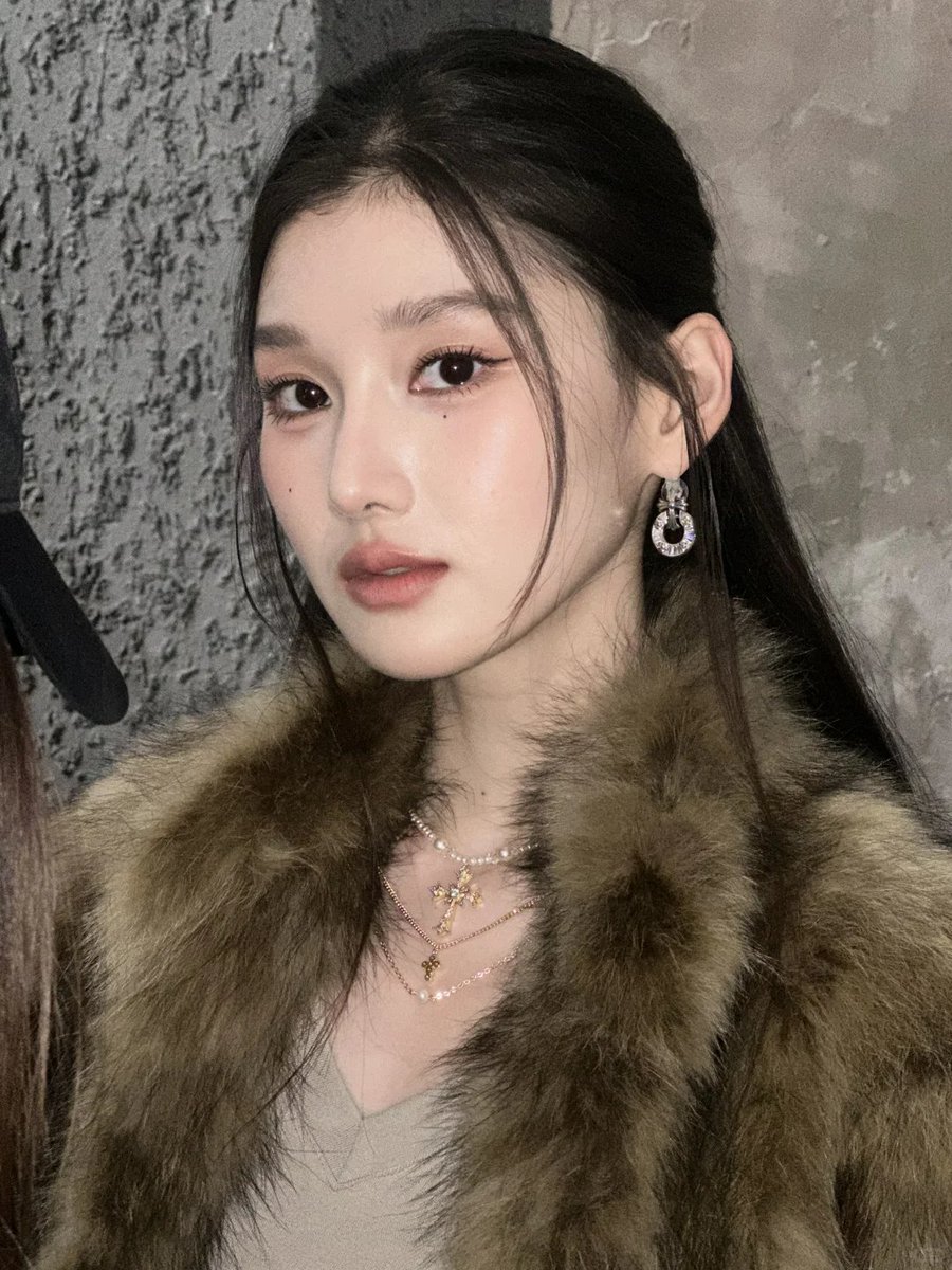 ch12348217630's tweet photo. Desirable and Charming High-Intellect Makeup Look #Makeup #Beauty #Charming #Desirable #HighIntellect #Look #Glam #Cosmetics #Style https://t.co/OVfBWcjjMp