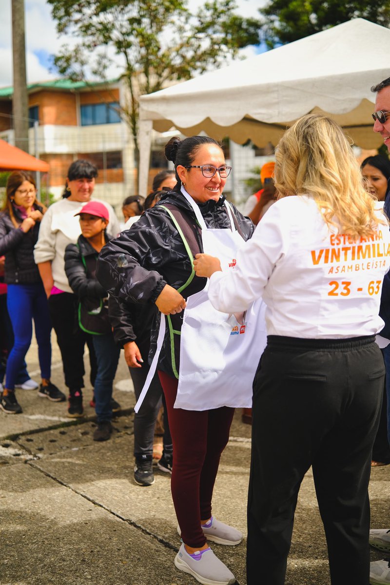Día 28 🇪🇨💪🏻

Agradecemos la invitación de la Federación de Comerciantes  #COFELIC por sus 30 años de vida institucional, nos sentimos contentos de participar en esta fiesta que renueva nuestro compromiso con ustedes. 

Hoy, reafirmamos nuestro apoyo incondicional a