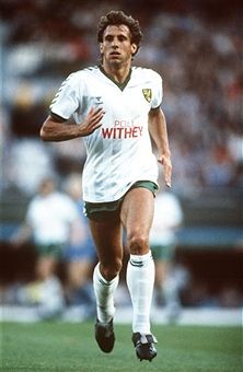FootballRetroPlus tweet media