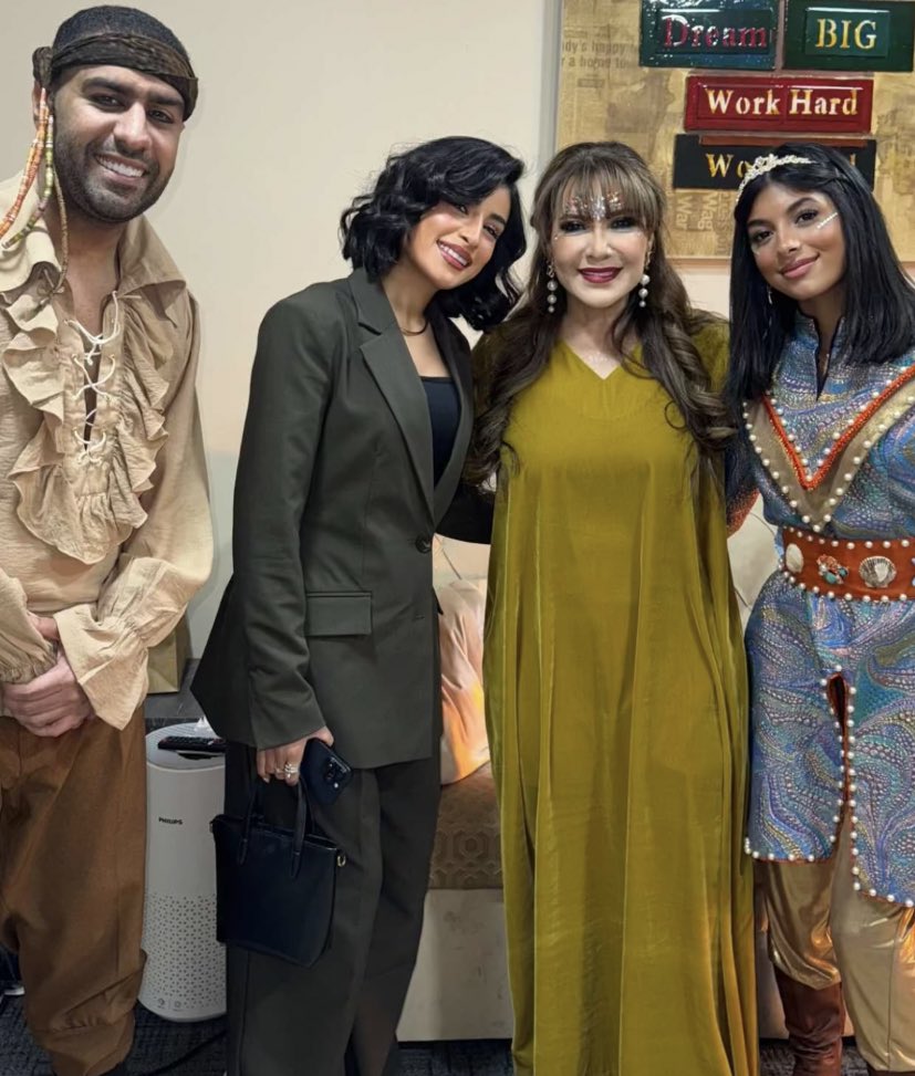 HudaUpdate's tweet image. هدى حسين برفقة بدر الشعيبي ورهف محمد وريان دشتي من مسرحية #الملكة_والقرصان ❤️