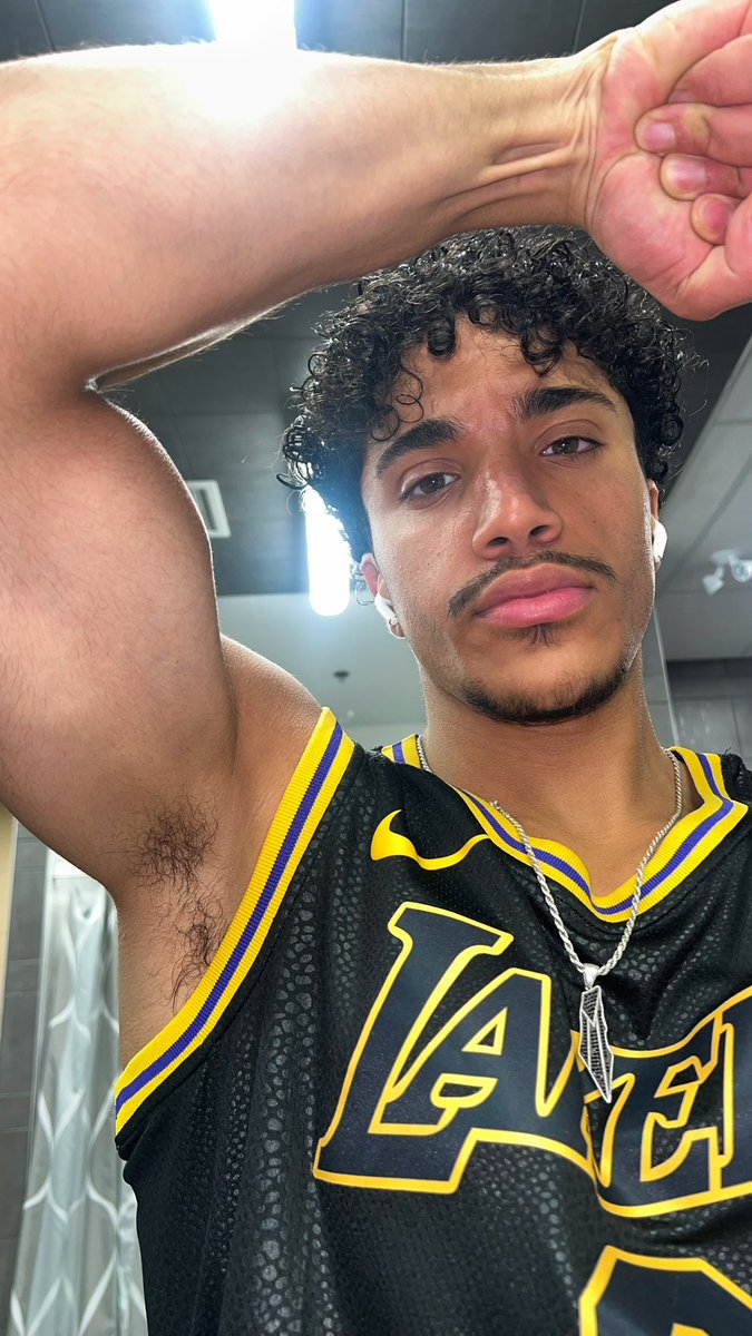 Shove your face in my pits and breathe it all in. 😵‍💫💪