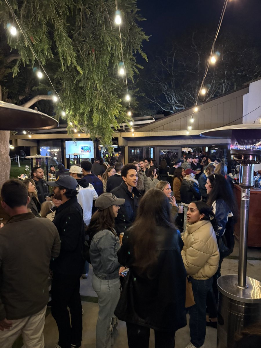 A 7 ball 9 hole knock and the Sunset Sessions fundraiser at Penmar GC in LA yesterday. Inject this vibe into me ✌️