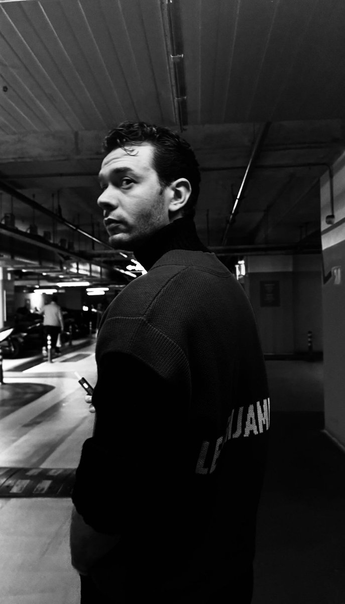 yeni instagram hikayesi.🖤
#aytaçşaşmaz • <a href="/aytacsasmaz/">Aytaç Şaşmaz</a>