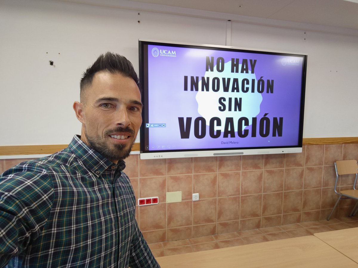 Muy contento con la ponencia de hoy en <a href="/UCAM/">UCAM Universidad</a> dentro del las XI Jornadas de Innovación Educativa recalcando la importancia de la #vocación antes de la #innovacion s los futuros profesores en el Máster del Profesorado.