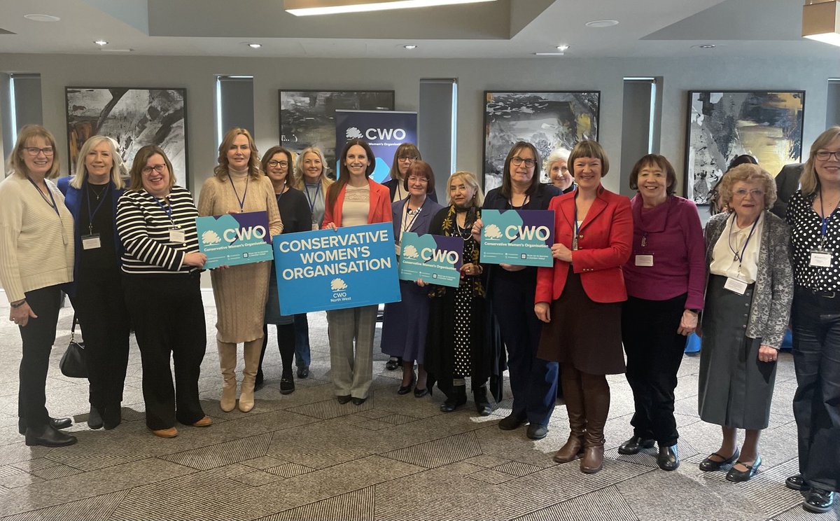 Great to catch up with so many fantastic women from ⁦<a href="/CWONorthWest/">CWONorthWest</a>⁩ ⁦<a href="/cwowomen/">Conservative Women</a>⁩ at the #Cheshire &amp; Wirral Conference today! #empoweringwomen