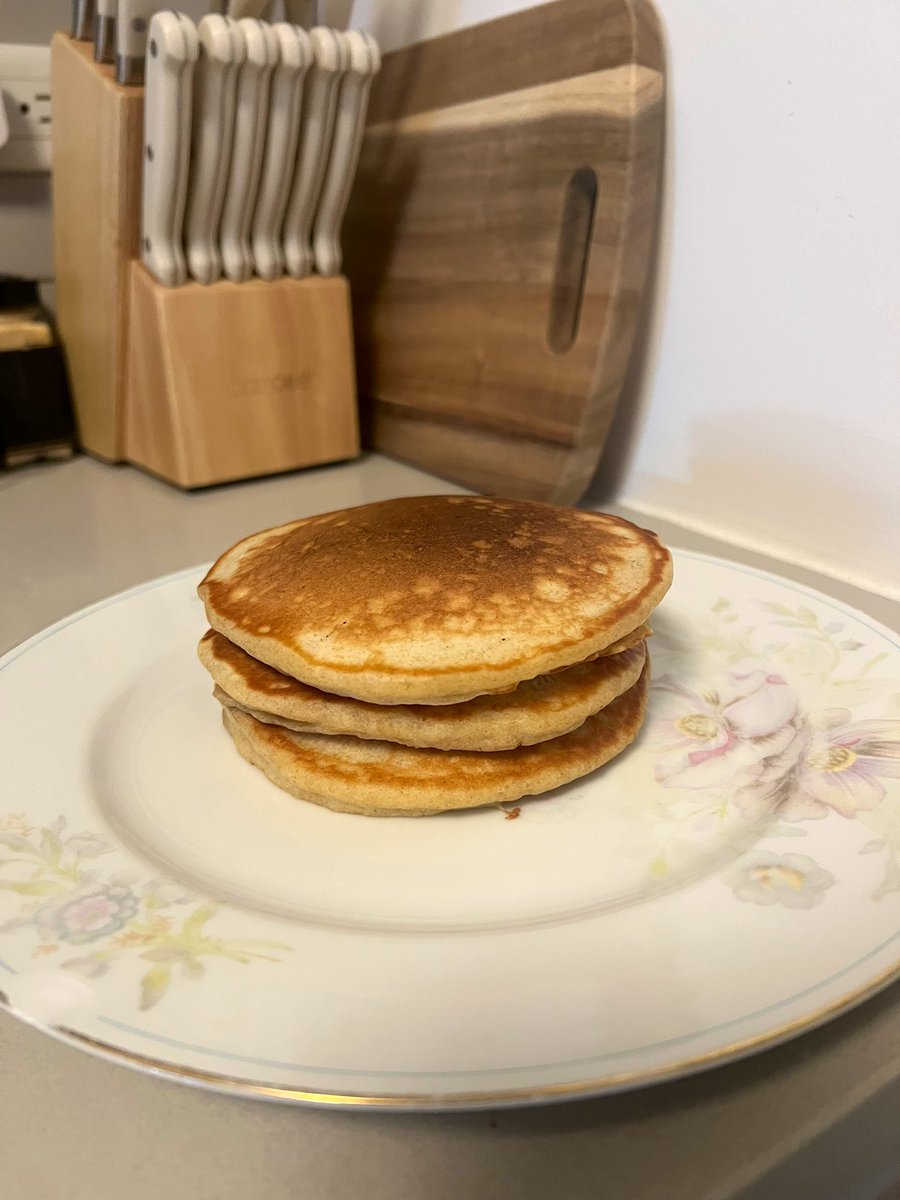 _claudiugh's tweet photo. 2/1/25
STELLAR Clinton Street-Style stack today w/ a 3:1 AP:WW flour blend. The CSBC method always creates such swagtastic crispy edges 🤌🏻 ik incorporating whole wheat can bring a lil too much body but I just love the added depth of flavor so imo it’s worth it.
4.85/5 ⭐️

(20/?) https://t.co/ihqGihaKgf