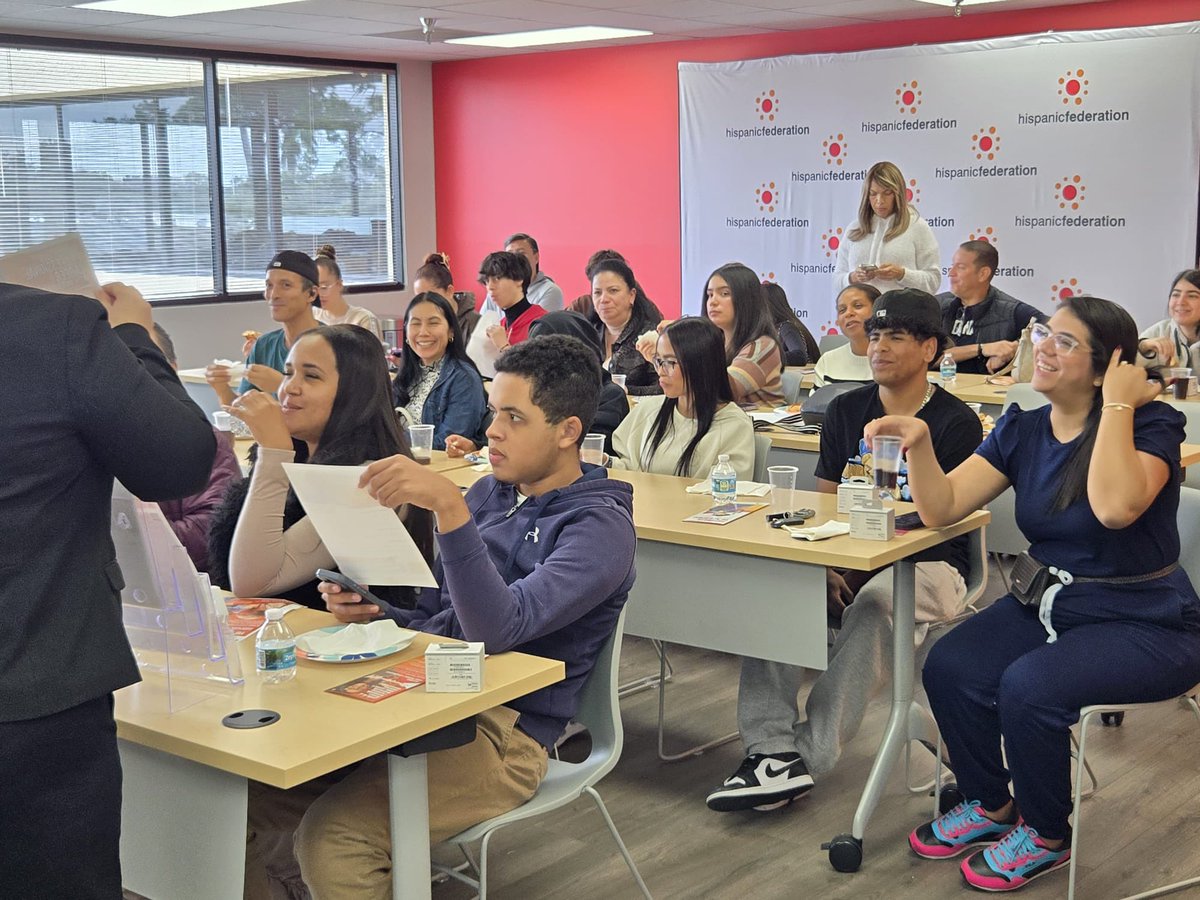 JohannaForFL's tweet photo. Last week, I was honored to join @HispanicFed for the Pathways to Education Excellence event, inspiring students to strategize for their brilliant futures! Education unlocks opportunity, and together, we’re empowering the next generation. ¡Sí se puede!

#PathwaysToEducation https://t.co/odRsjYsTb7