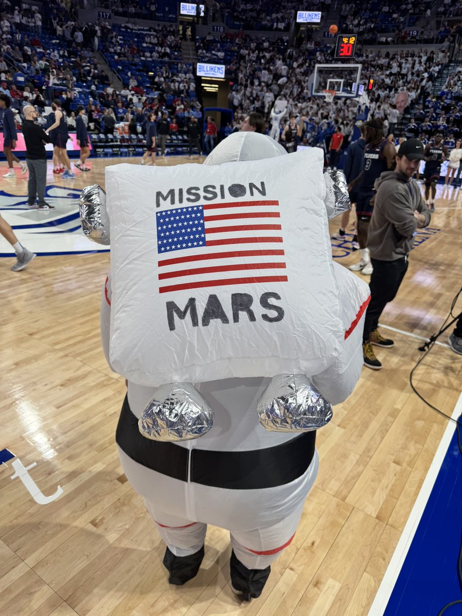nick_stroot's tweet photo. @JoshSchertzSLU @SLU_Billikens You have the support of the astronauts. https://t.co/WF20PQ87B2