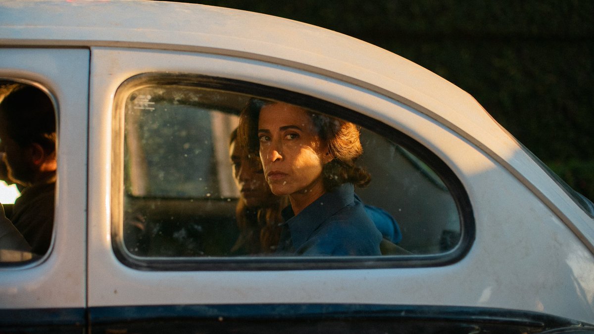 I'M STILL HERE: powerful, emotionally devastating in its look at an incredibly dark moment in Brazil's history, with a phenomenal Fernanda Torres carrying this movie on her shoulders. Brilliantly directed and written, with terrific camerawork throughout. A must-see. #ImStillHere