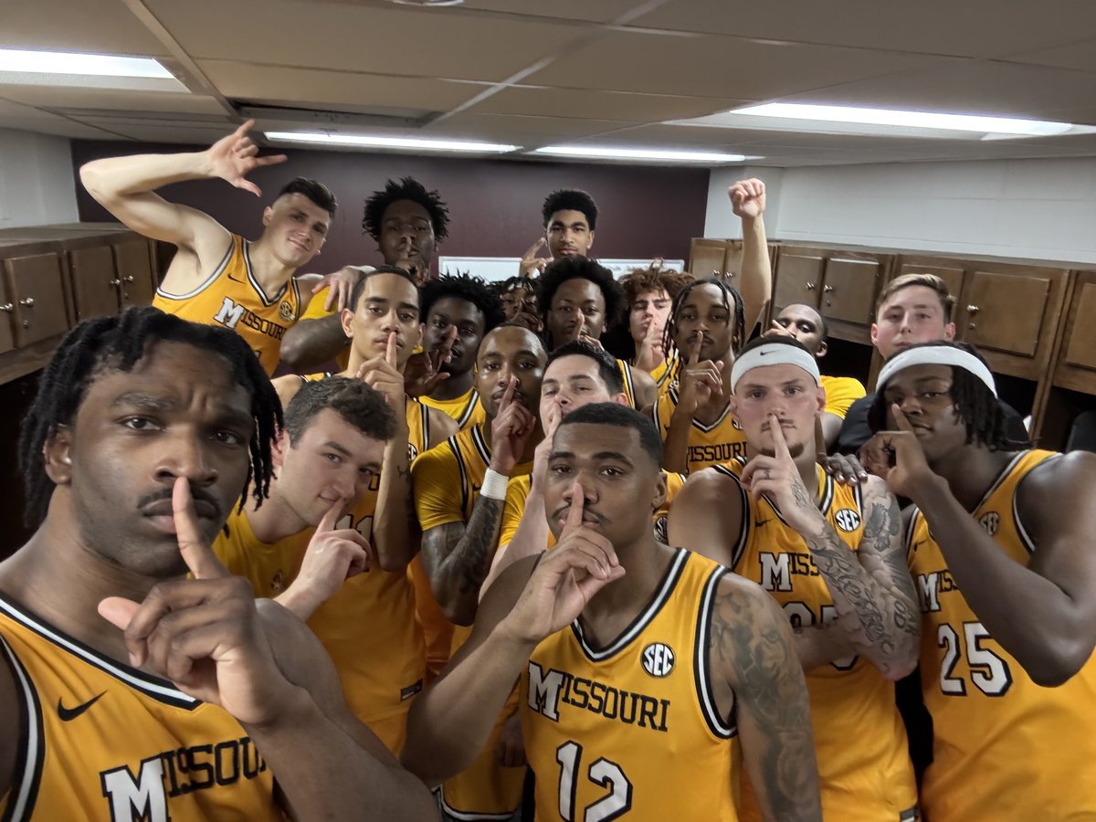 This team 🫶

🤫🤫🤫

#MIZ 🐯