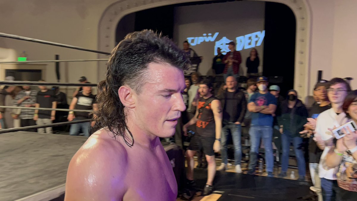 TaKaNoMeKevin's tweet photo. Triangler DTD at Washington Hall in Seattle (62/?)
#ddtpro
#defynw
#TrianglerDTD
#MAO
#MikeBailey https://t.co/nFzG7P8TRF