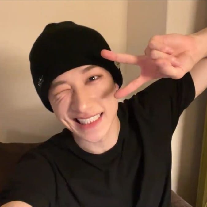 byffran's tweet photo. ⠀⠀ 𖧷　  busco mutis      ๋⠀      
 (   #kpoptwt   #stantwt  ) 

       ⤷     she | arg | stay

  ᐢ ׅ     ౨ৎ holi, me llamo fran, soy escritora y aurera, en esta cuenta voy a subir escritos y aus. 
Seamos mutis si desean leerlos, voy a intentar ser activa 

♡ + ↻ = mutis♡ https://t.co/DiMusCPJCC