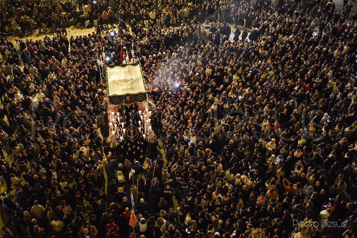 Jaén con su Esperanza.

@HdadPerdonJaen 

📸 <a href="/_peedrojesus1/">Pedro Jesús</a>