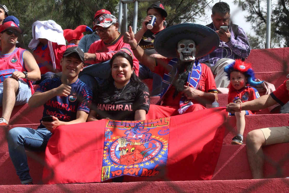 marpensatv's tweet image. EL COLOR DE MUNICIPAL VS MALACATECO 

Fotos de Marpensatv.com