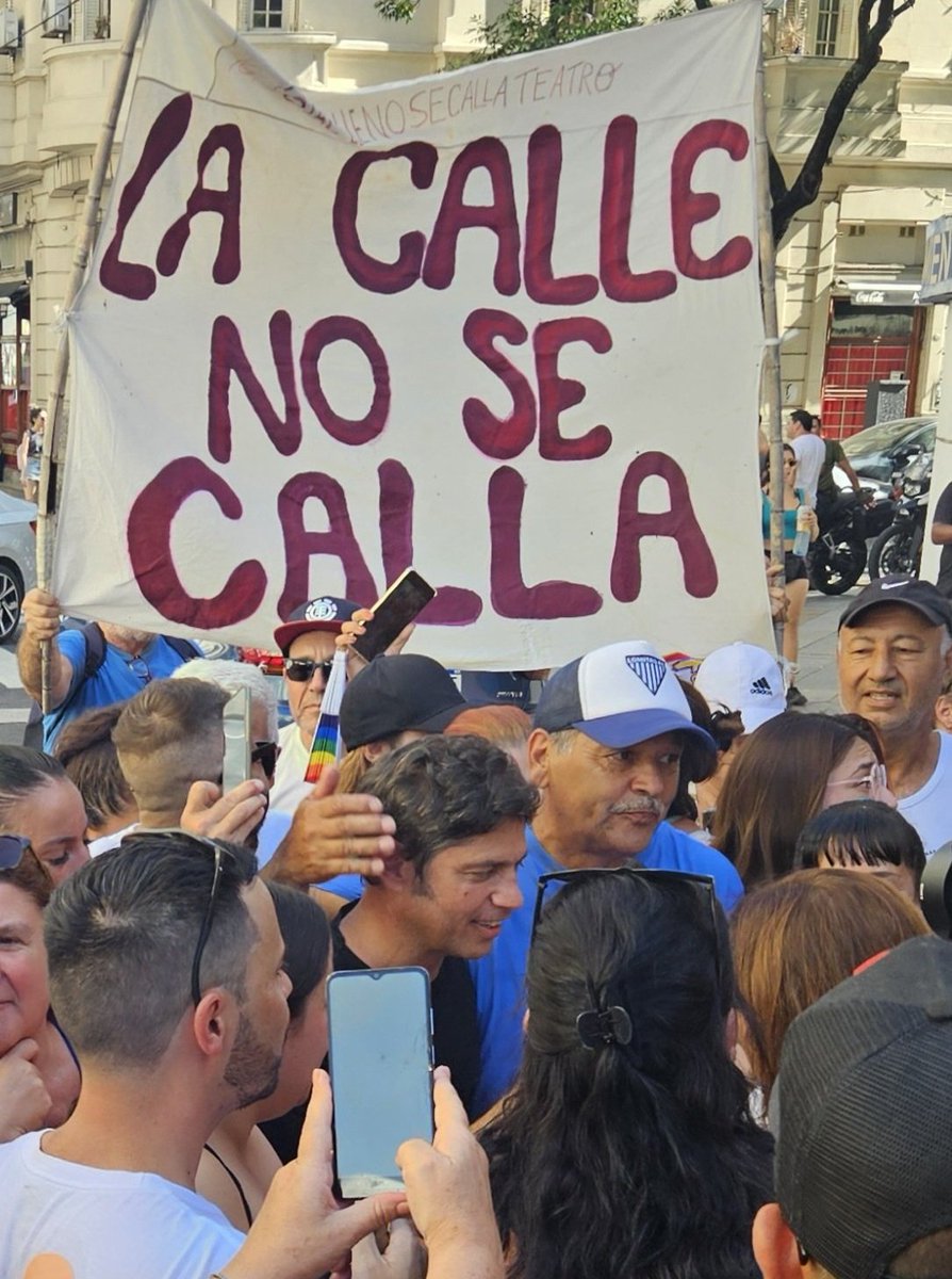 RAMIROMARRA's tweet photo. KICILLOF EN LA MARCHA LGBT MIENTRAS AYER MATARON A LUCAS A PLENA LUZ DEL DIA.

KICILLOF, ERA AYER QUE TENÍAS QUE ESTAR. LAS PRIORIDADES DEL GOBERNADOR ESTÁN CLARAS. https://t.co/JDwAVYlV6P