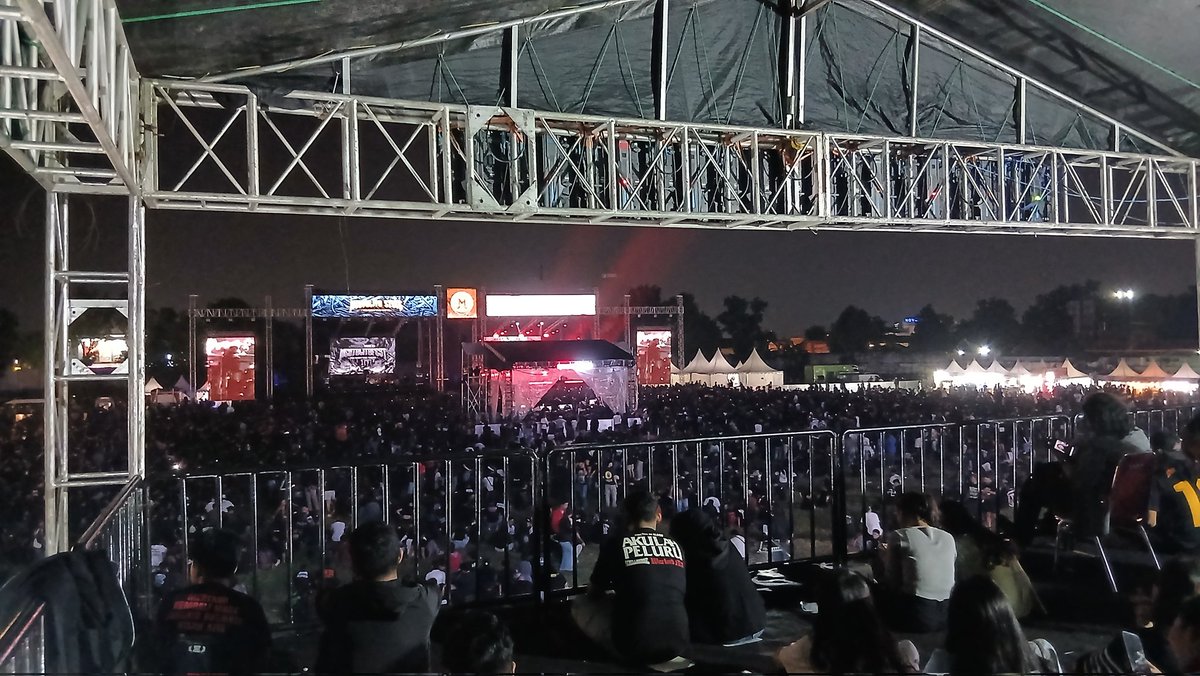 Nonton dari lantai 2