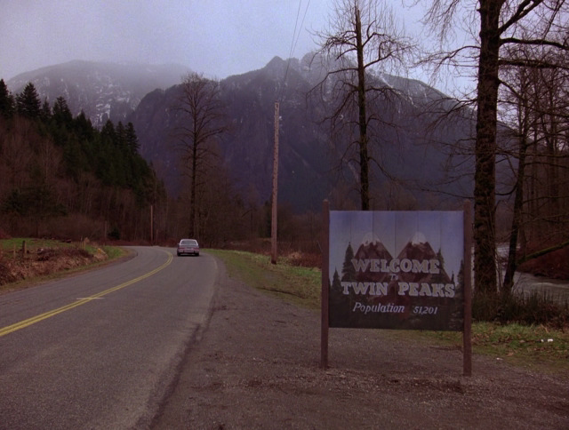 TheCinesthetic's tweet photo. Twin Peaks: Pilot (1990) dir. David Lynch https://t.co/t9KBclkyrt