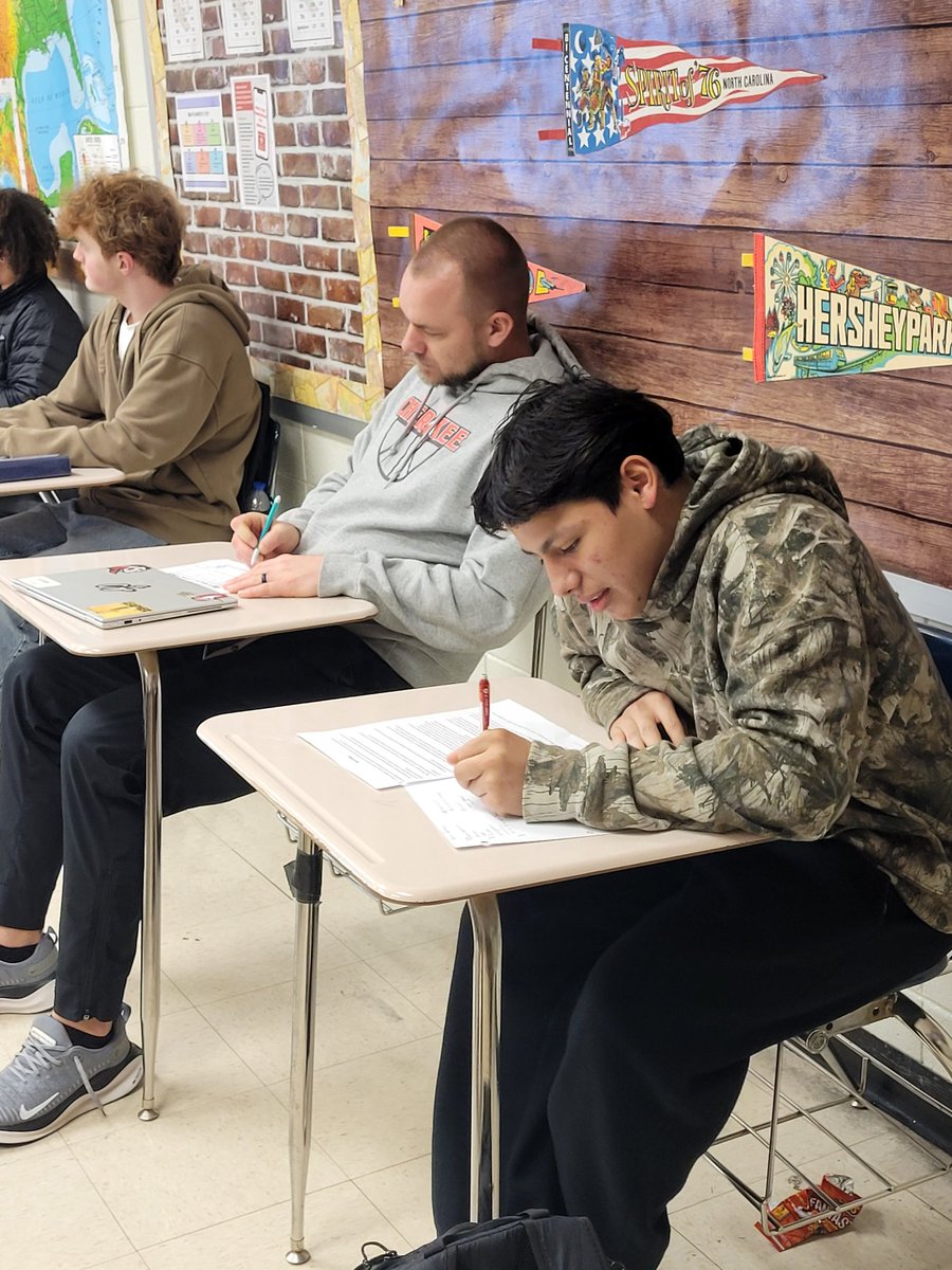 Bobby Wiggins seamlessly folds in annotation, chunking, and summarizing methods (all with the touch of humor he's well known for) to keep students and teachers from all departments engaged in reading Wilson's 14 points after WWI. Everyone walked out with some great take-a-ways!